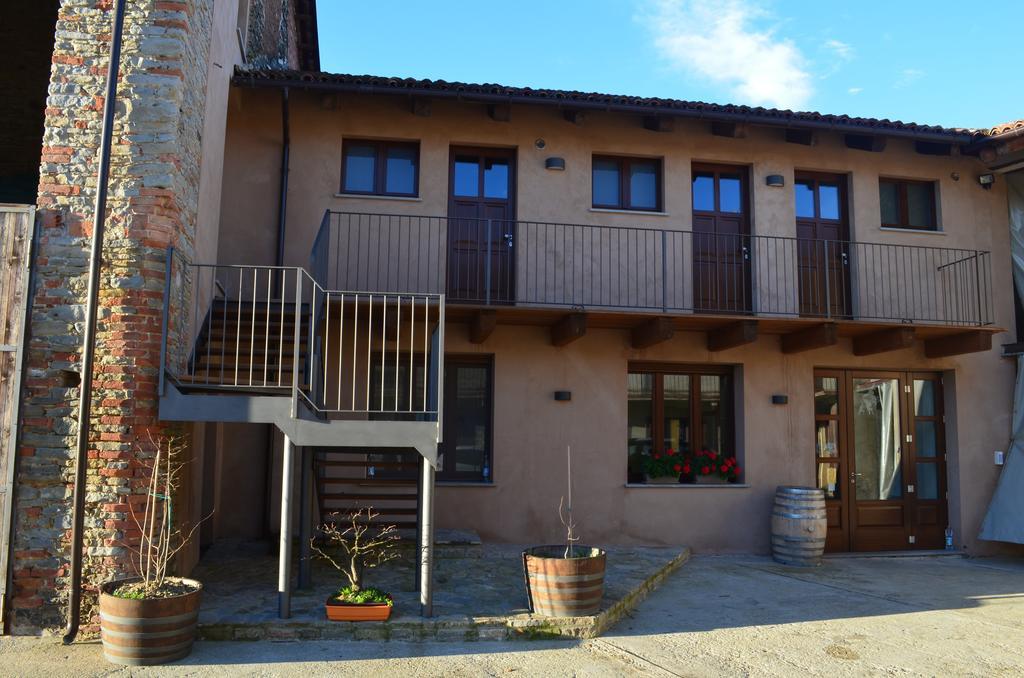 Agriturismo Ra Nissora Roddino Exteriör bild