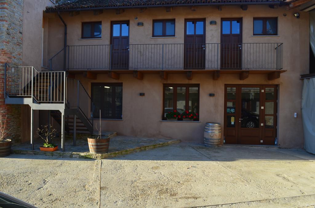 Agriturismo Ra Nissora Roddino Exteriör bild